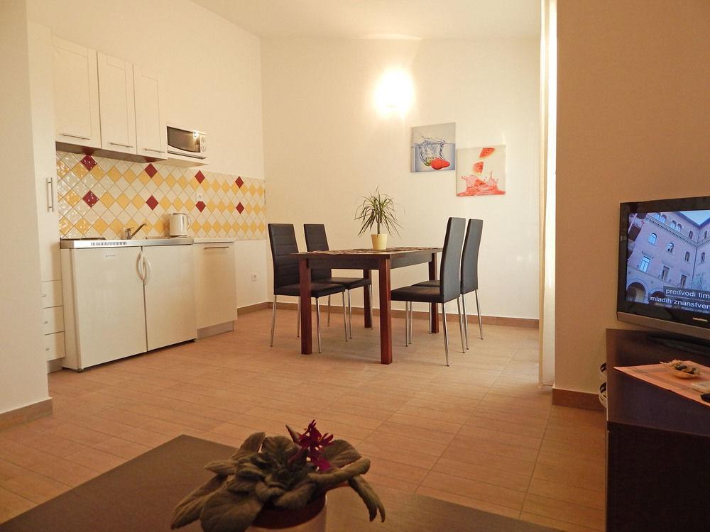 Apartments Vukovic Podstrana Eksteriør bilde