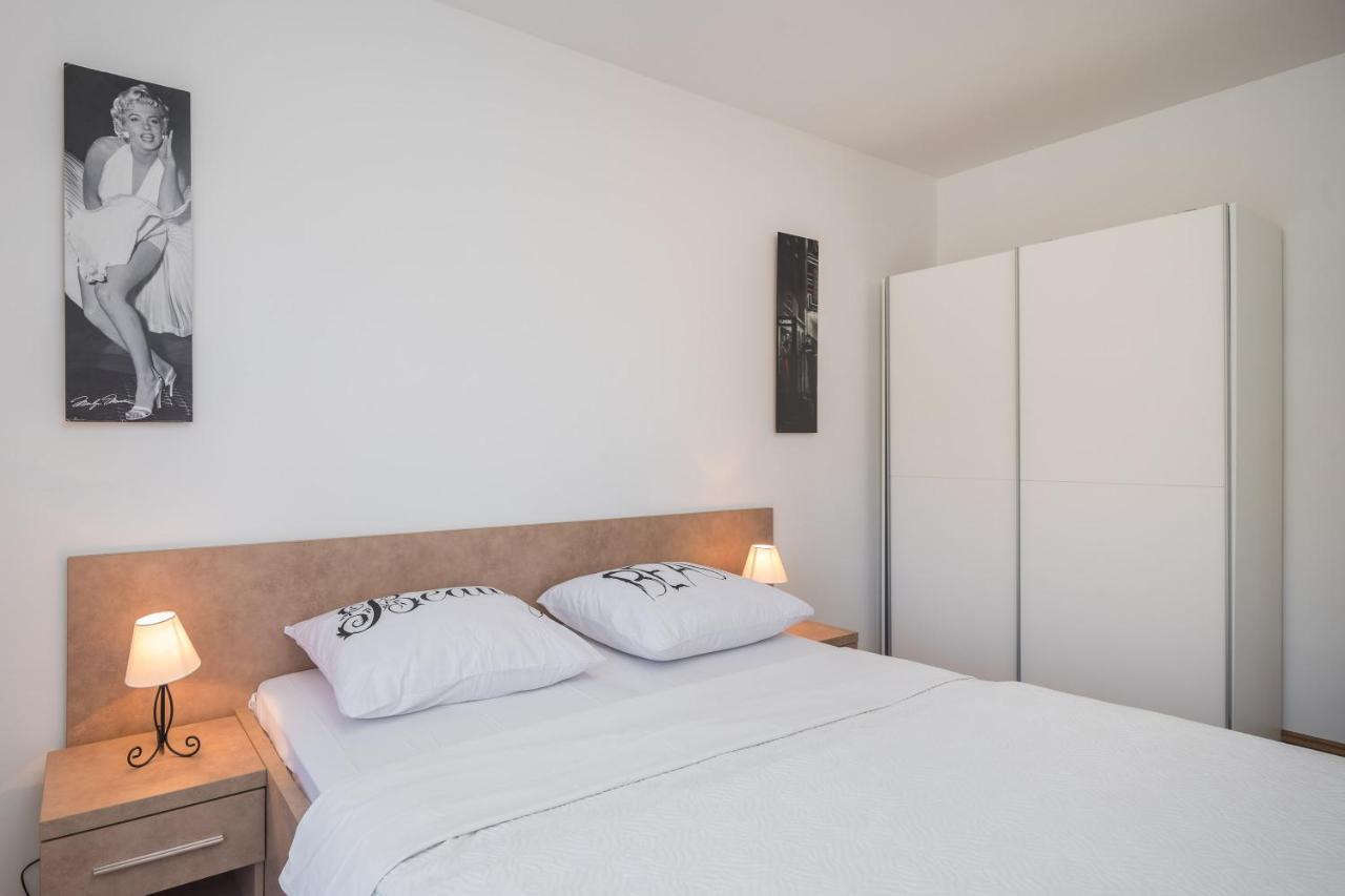 Apartments Vukovic Podstrana Eksteriør bilde